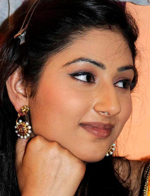 Disha Parmar HD Wallpapers Free Download