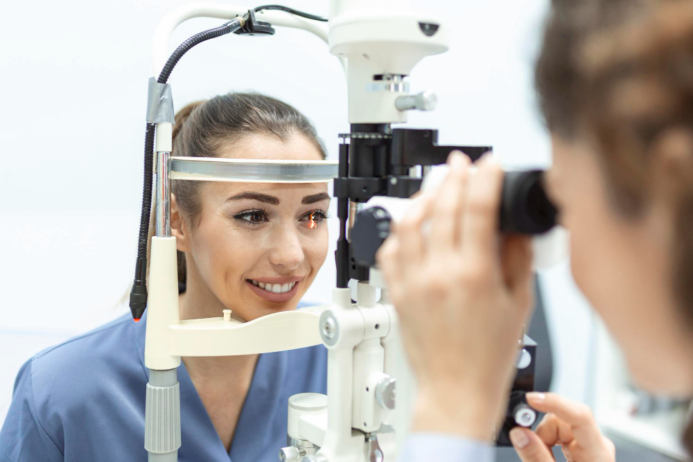 Choosing the Perfect Eye Center: Your Guide to Acquiring Eyeglasses