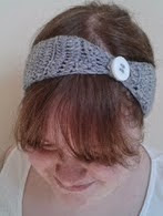 http://translate.googleusercontent.com/translate_c?depth=1&hl=es&rurl=translate.google.es&sl=en&tl=es&u=http://bitsandbobblesblog.blogspot.co.uk/2013/03/crochet-button-up-headband-pattern.html&usg=ALkJrhiHsNTaevxKXzxASweIls2uVYQrjw