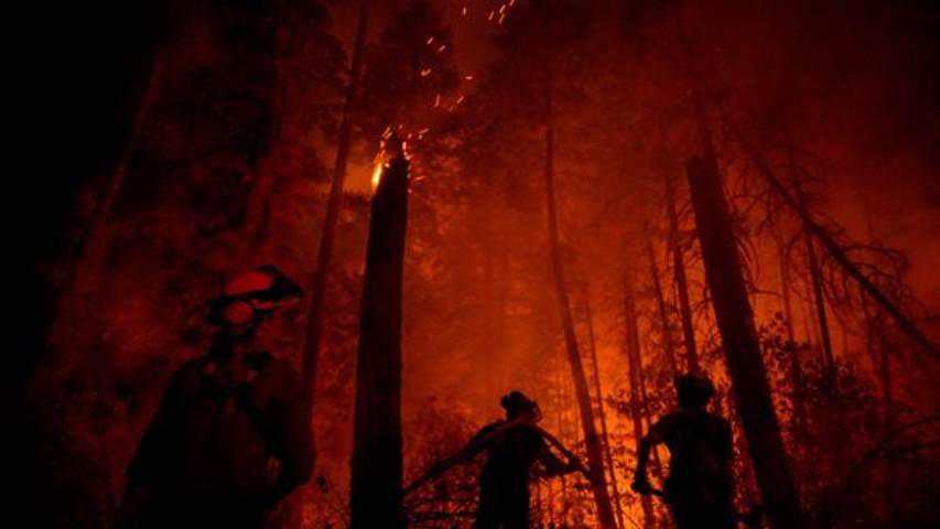 Oeste de Canadá declara estado de emergencia ante voraces incendios