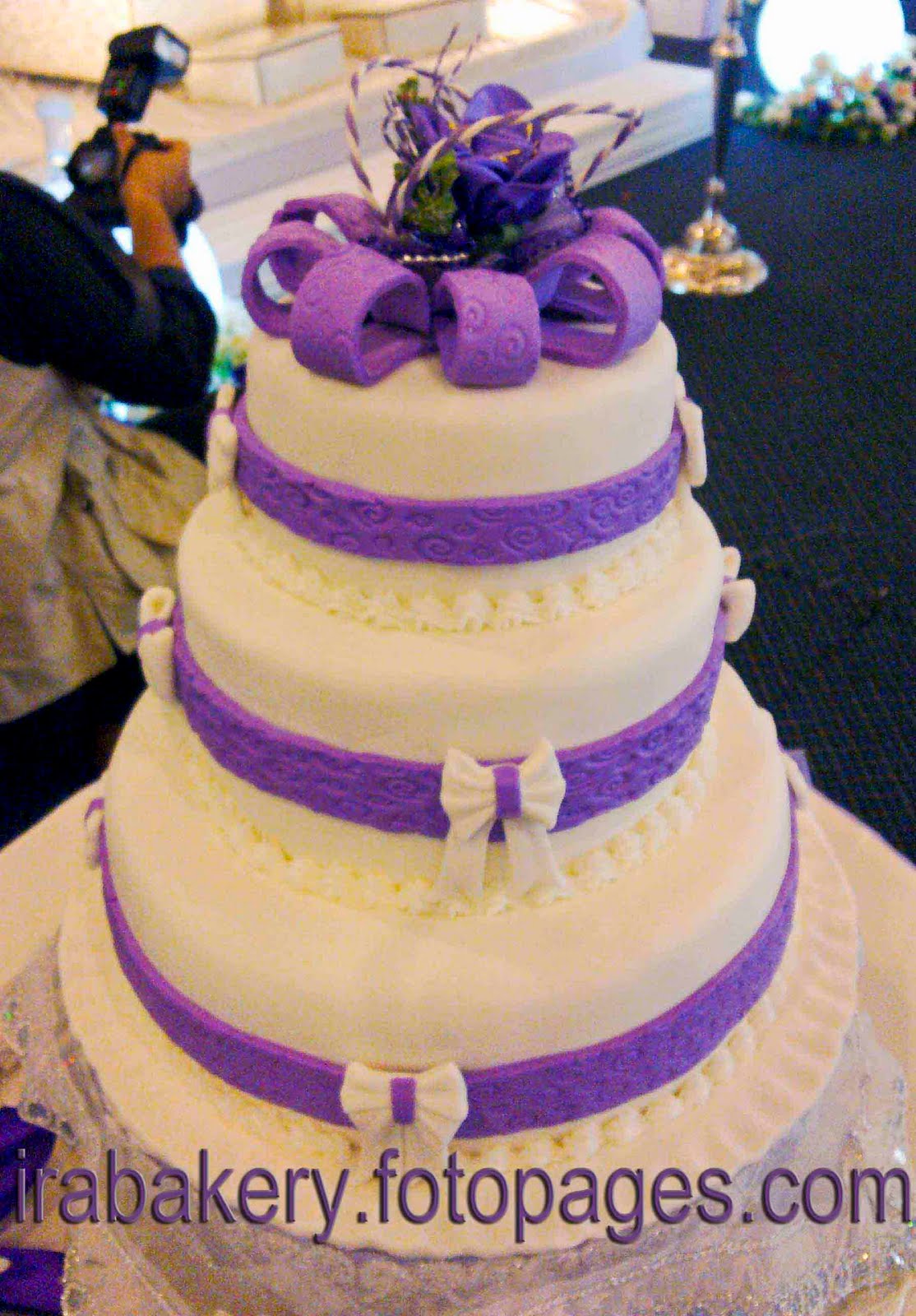 purple wedding cakes