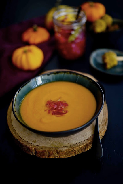 courge , soupe d'automne , pickles oignons rouges , épices , recette facile