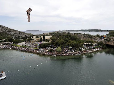 Red Bull Cliff Diving Seen On coolpicturesgallery.blogspot.com