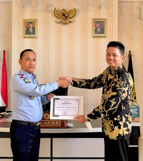 Capai Nilai IKPA, Kepala Satuan Kerja Rutan Kelas II B Jeneponto Terima Penghargaan dari KPPN Bantaeng 