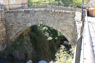 VALL DE BOÍ - BARRUERA - BOÍ - ERILL LA VALL - BARRUERA, Pont medieval del Fornet a Boí