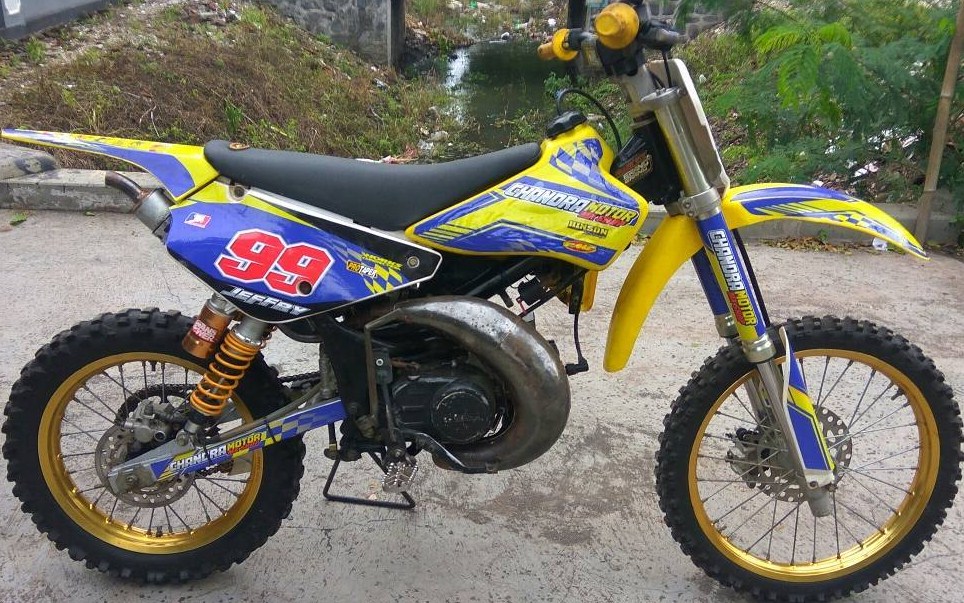 Gambar Modifikasi Motor  Poswan  Fiz r Trail Pakai Bodi RM85 