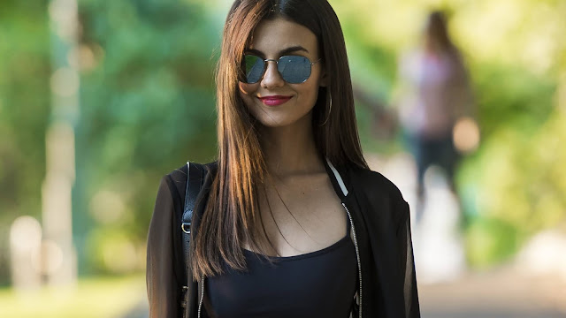 Victoria Justice HD Wallpaper