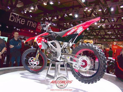 Aprilia MXV 450 pic