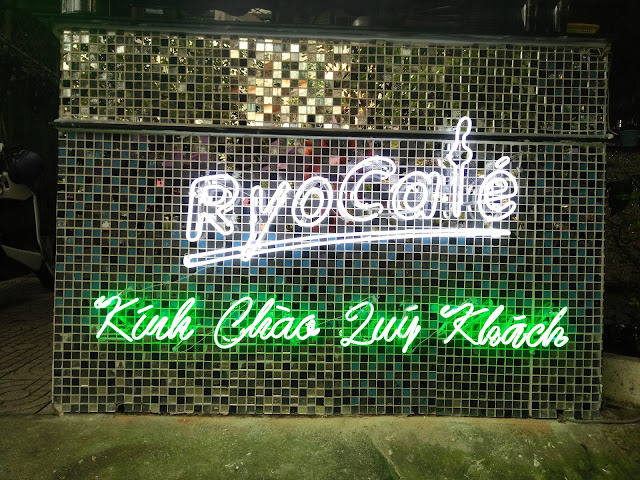 ryo-cafe-neon-sign