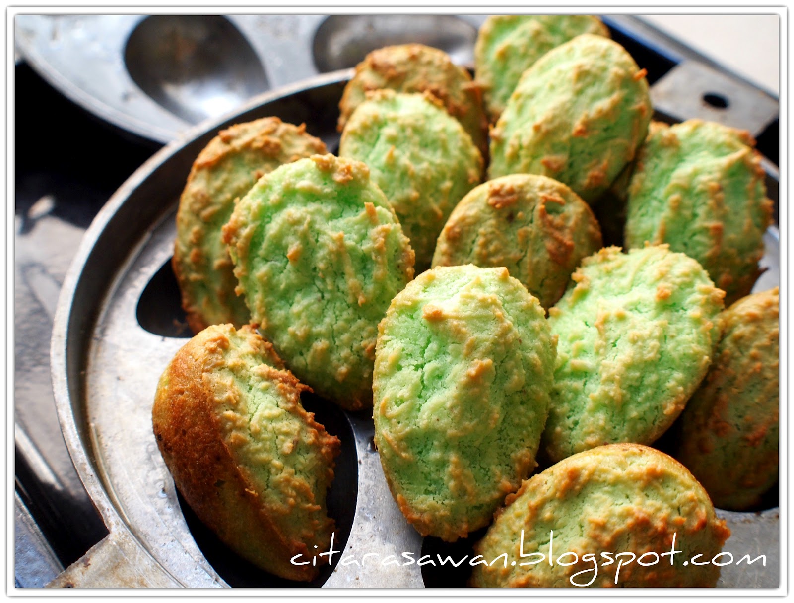 Kuih Beko Pandan / Bingka Kelapa Pandan ~ Blog Kakwan