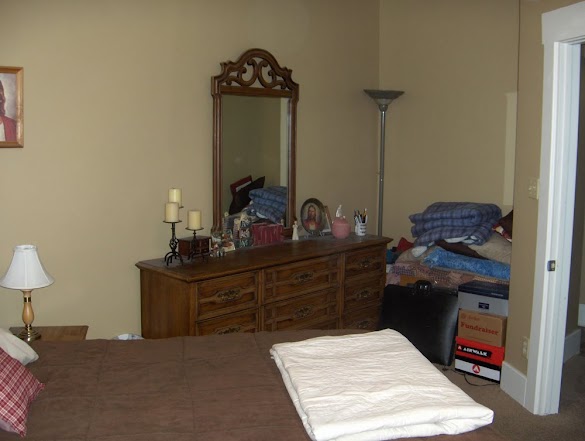 Diy Bedroom Makeover : Minimal Bedroom Makeover DIY Projects Craft Ideas & How To ... / Working on your table lamps.