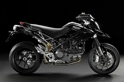 Ducati_Hypermotard_1100_EVO_2011_1620x1080_side_01
