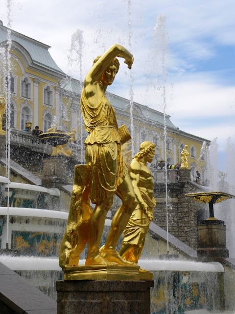 We bring seen many fountains inward the the world as well as almost of them were impressive because of their Dubai</a>Destinations:  The Grand Cascade fountains of Peterhof Palace, St. Petersburg