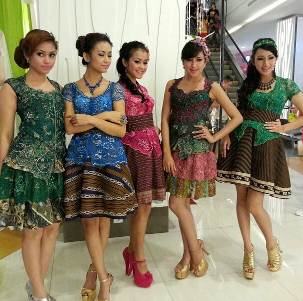  Dress  Kebaya  untuk  Remaja  Kumpulan Model Kebaya  Modern 