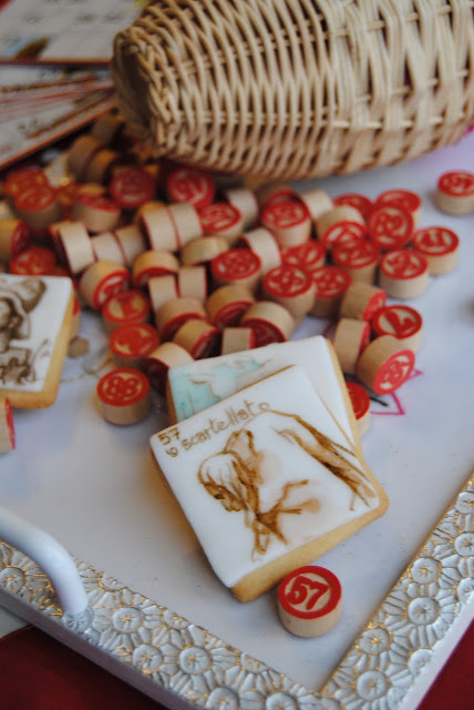 biscotti decorati  ispirati alla Tombola Napoletana