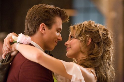 Kenny Wormald and Julianne Hough in Footloose