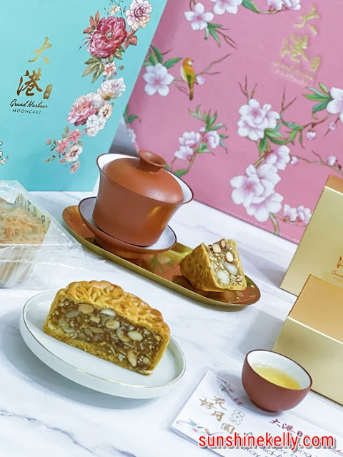 Grand Harbour Restaurants Mooncakes & Premium Gift Box Review, Grand Harbour Restaurants, 2021 Mooncake Review,  Premium Gift Box Review, Food