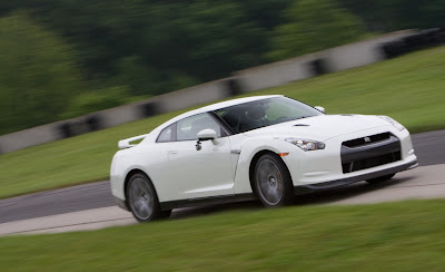 2011 Nissan GT-R Images