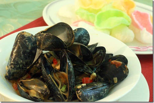 Thai-curry-paste-mussels-coconut-milk