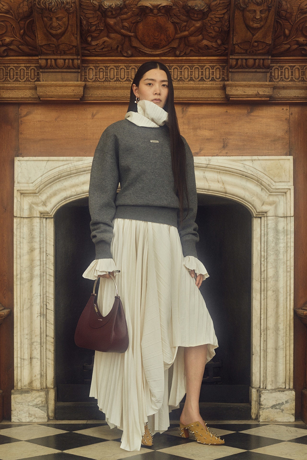 Alexander McQueen Resort 2025 collection lookbook