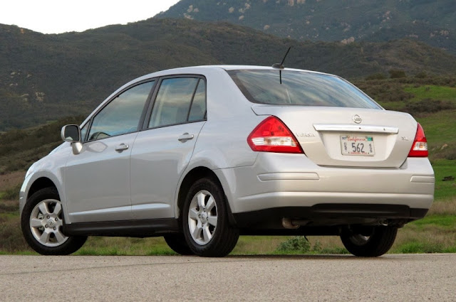 Nissan Versa Car Wallpaper