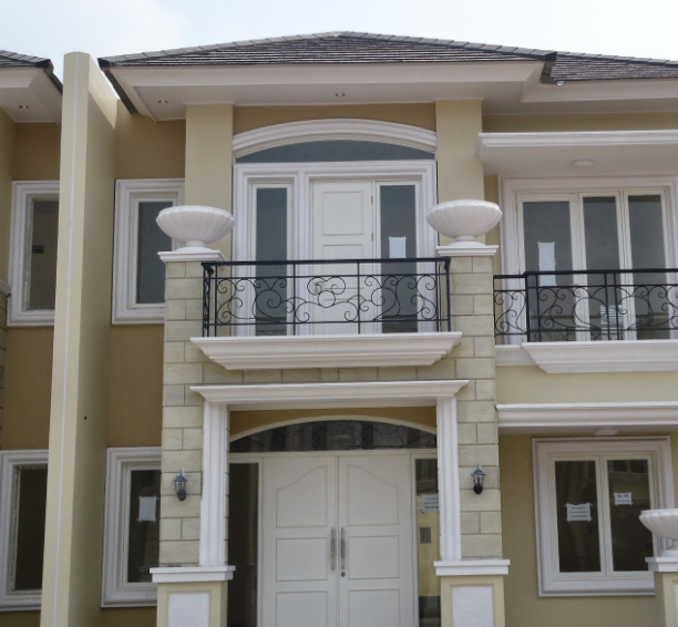 45 Model Tiang Teras Rumah Minimalis Modern  yang Mewah 