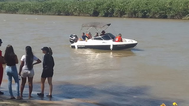 Homem desaparece após barco afundar em rio no extremo sul da Bahia
