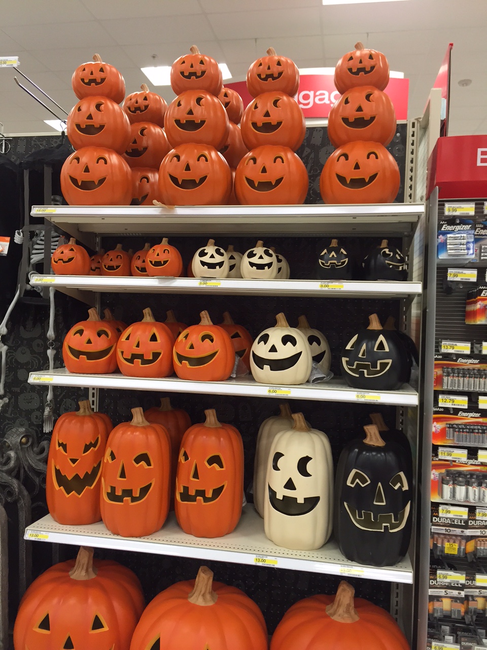 Vintage Halloween  Collector 2019 Halloween  at Target 