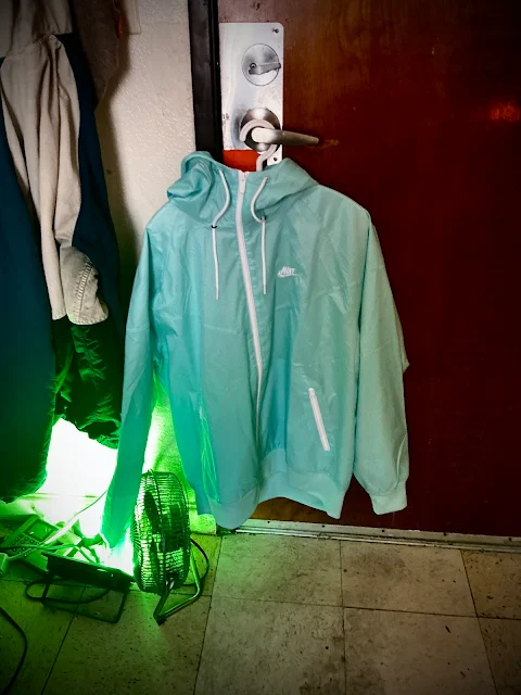 The precise tone of this color of the jacket required some image adjustment, in order to have the true color come out.