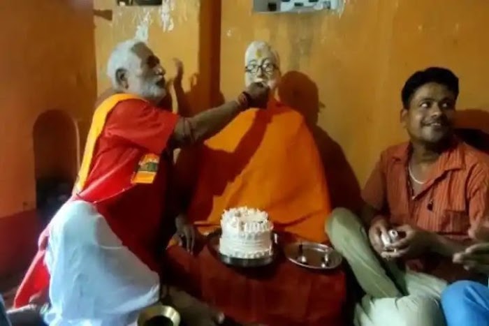 कौशांबी, मोदी के 72वें जन्मदिन पर नमो मंदिर में केक काटने के साथ ही चंदौली, वाराणसी, बलिया समेत कई जिलों में मनाया गया मोदी का जन्मदिन , देखें पूरी डिटेल्स 