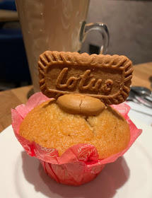 Lotus Biscuit Muffin (Costa)