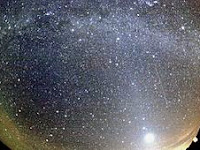 Malam Ini Langit Indonesia Dihiasi Hujan Meteor orionid