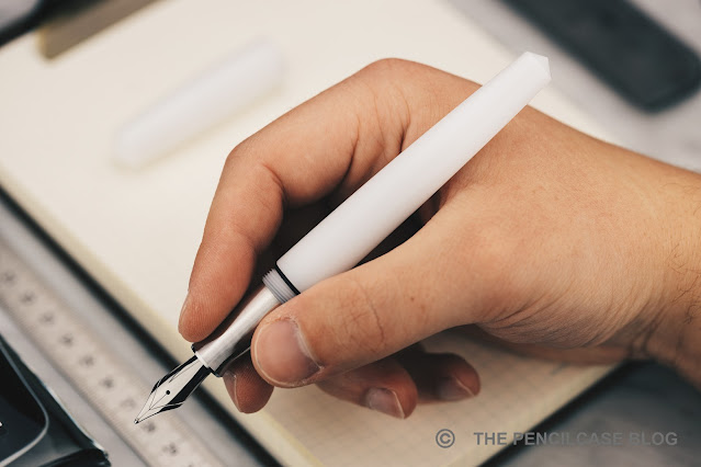 REVIEW: GRAVITAS SENTRY BIG DROPPER & DELRIN FOUNTAIN PEN