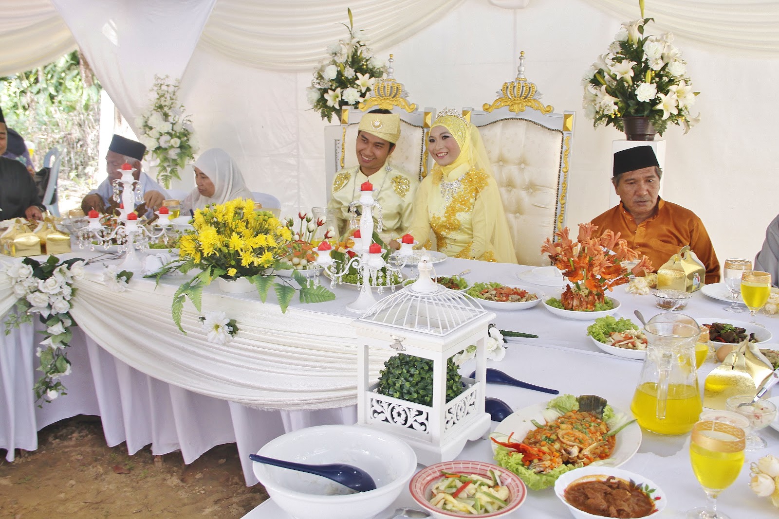 Butik Pengantin Feeza Koleksi Hiasan Meja Makan 