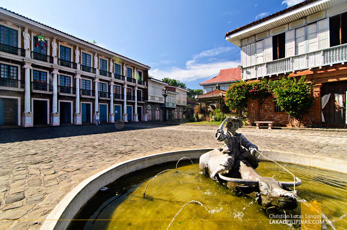 Las Casas Filipinas de Acuzar Plaza Atienza