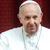 Vaticano diz que pessoas trans podem receber batismo e testemunhar em casamentos religiosos