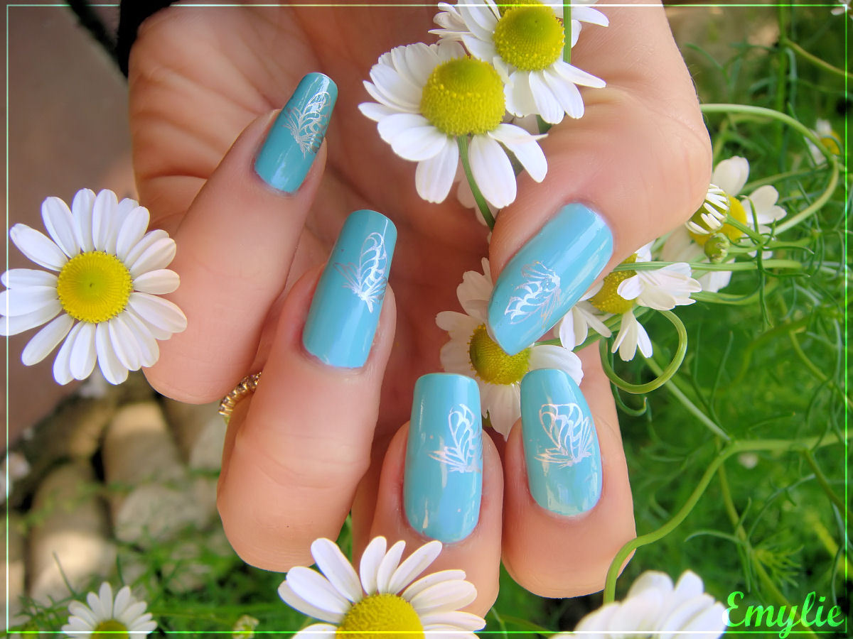 Nail art designs on natural nail by Emy