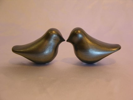 These pewter love birds by sugarrushcakes really take the cake