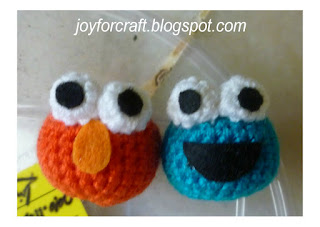 Crochet Cute Mini Elmo and Cookie Monster Handphone strap pattern