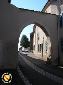 GONDREVILLE (54) - Village - Porte fortifiée