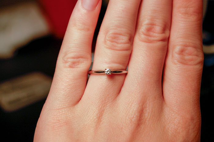 Woman Tries To Humiliate Her Fiancé For Buying Her A 'Cheap' Ring, But She Does Not Expect The Internet's Reaction