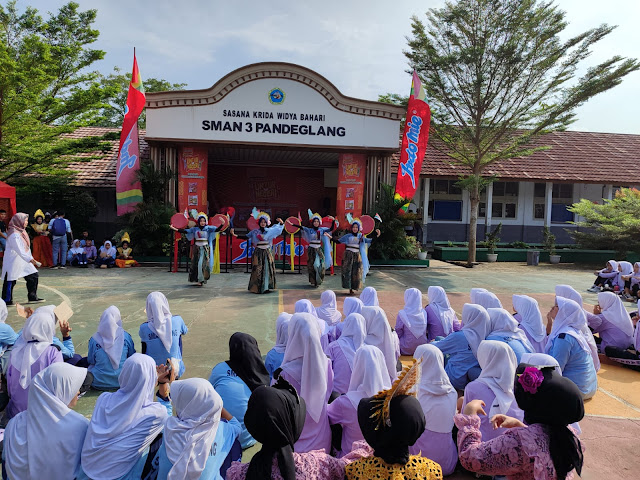 Ribuan Siswa dan Guru SMAN 3 Pandeglang Sarapan Bareng Indomie