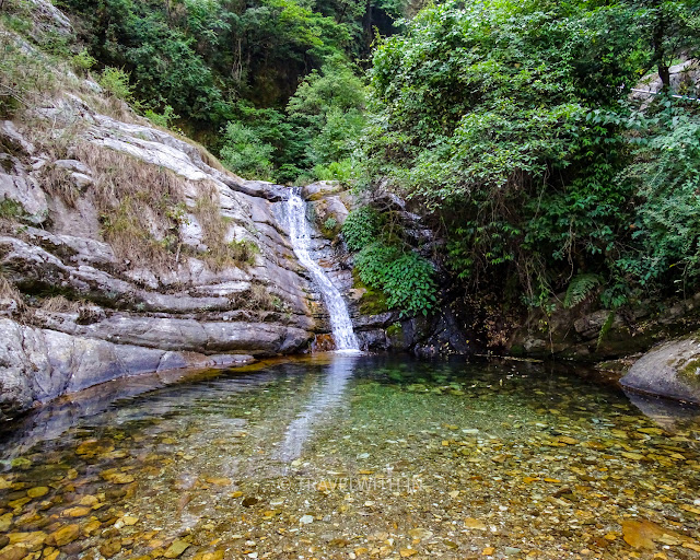 Choe waterfall trek tirthan valley