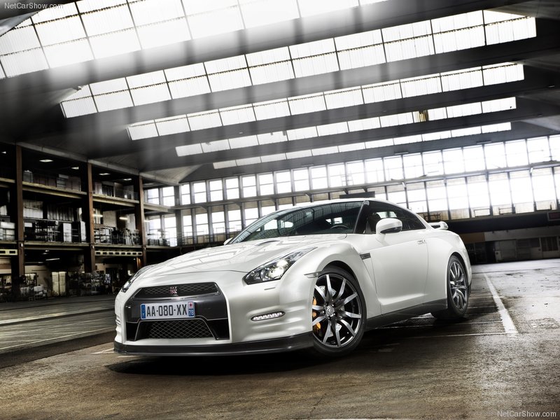 The new facelift GTR has now only a start mode which Nissan calls Start 