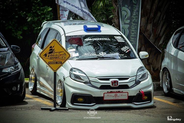  Modifikasi Mobil Ceper Honda Mobilio Putih Owner 