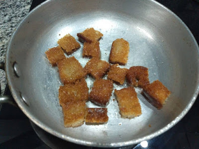 fresh vegetable crunchy crouton salad