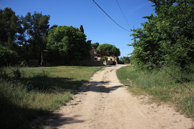 BANYERES DEL PENEDÈS CASTELL DE BANYERES - ERMITA DE LA MARE DE DÉU DELS ARQUETS - LLEGER - ERMITA SANT PONÇ; camí en direcció a l'ermita de la Mare de Déu dels Arquets