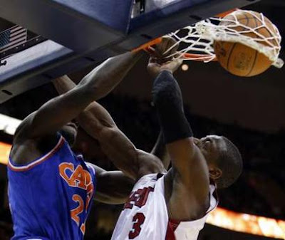 dwyane wade posterizes anderson varejao. Dunks On Dwyane Wade