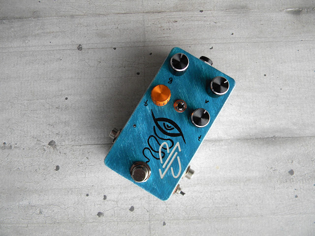 ECHIDNA Bass Overdrive with Dry Blend