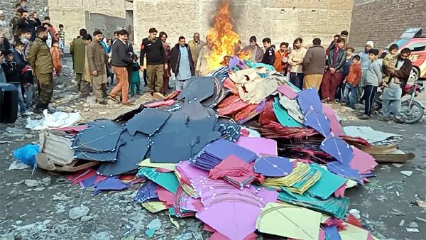 After the tragic death of a young man in Faisalabad, kite-flyers started burning their kites